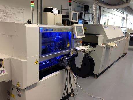 Bestukkingsmachine bij BHC te 's Heerenberg, WinLed leverancier van de ledboards en ledstrips.